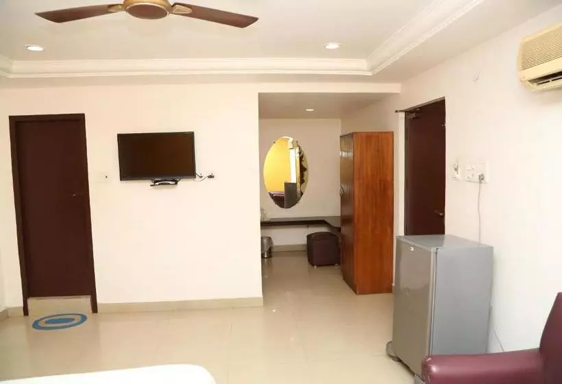 ホテル Sri Srinivasar Residency