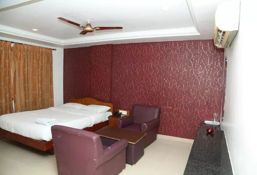 ホテル Sri Srinivasar Residency