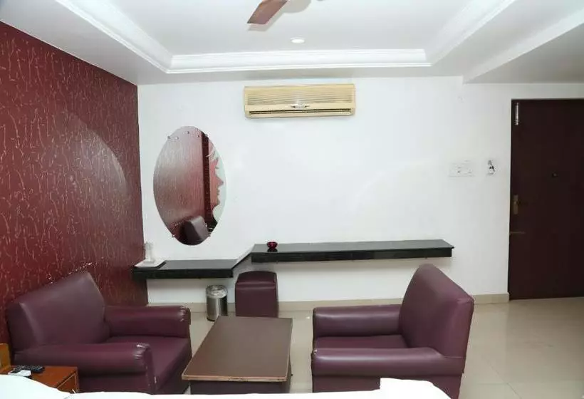 ホテル Sri Srinivasar Residency