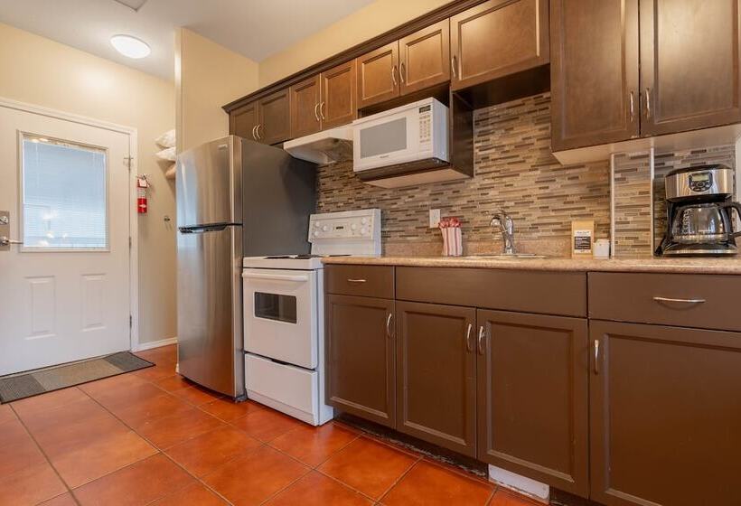 汽车旅馆 Sandy Beach Suites