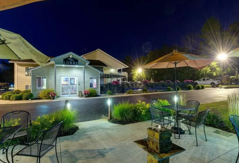 Motelli Sierra Sands Family Lodge