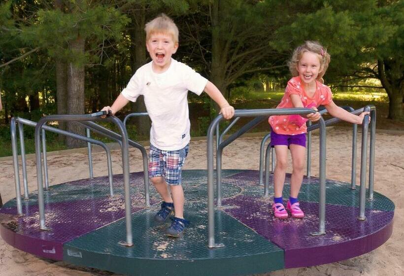 فندق على الطريق Sierra Sands Family Lodge