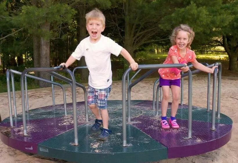 Motelli Sierra Sands Family Lodge