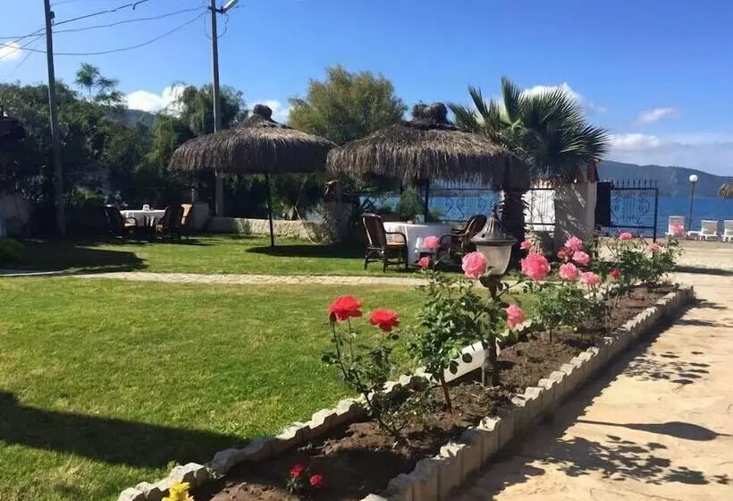 پانسیون Blu Brezza Butik Marin