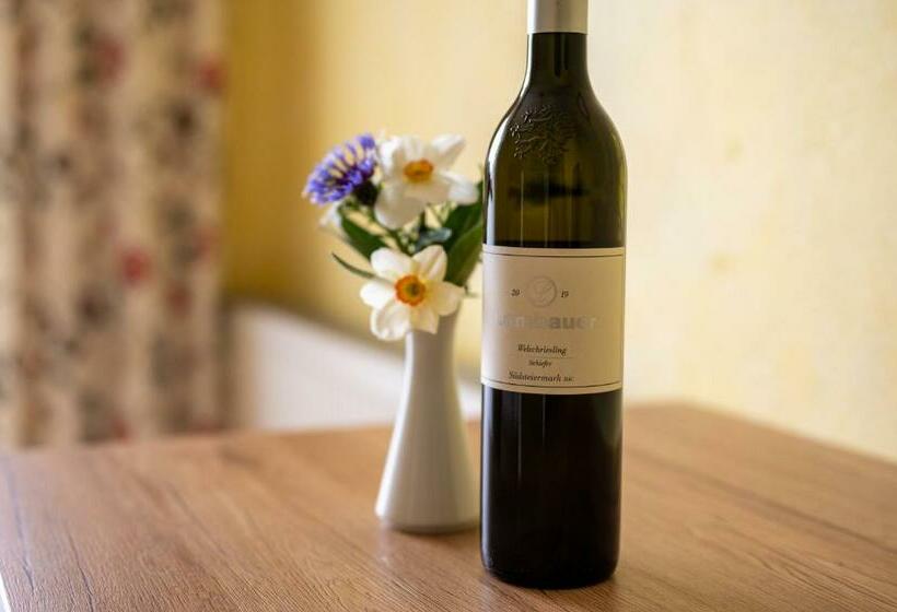 بنسيون Weingut Lambauer
