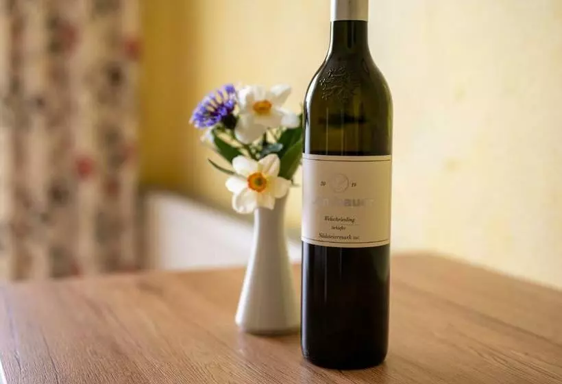ペンション Weingut Lambauer