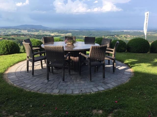 بنسيون Weingut Lambauer