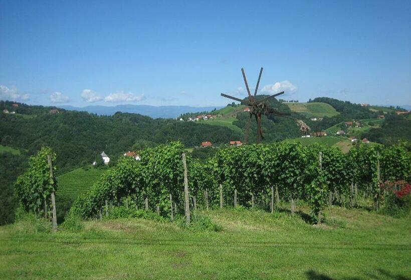 بنسيون Weingut Lambauer