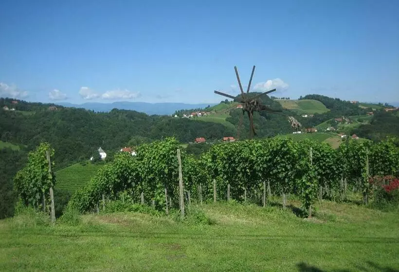ペンション Weingut Lambauer