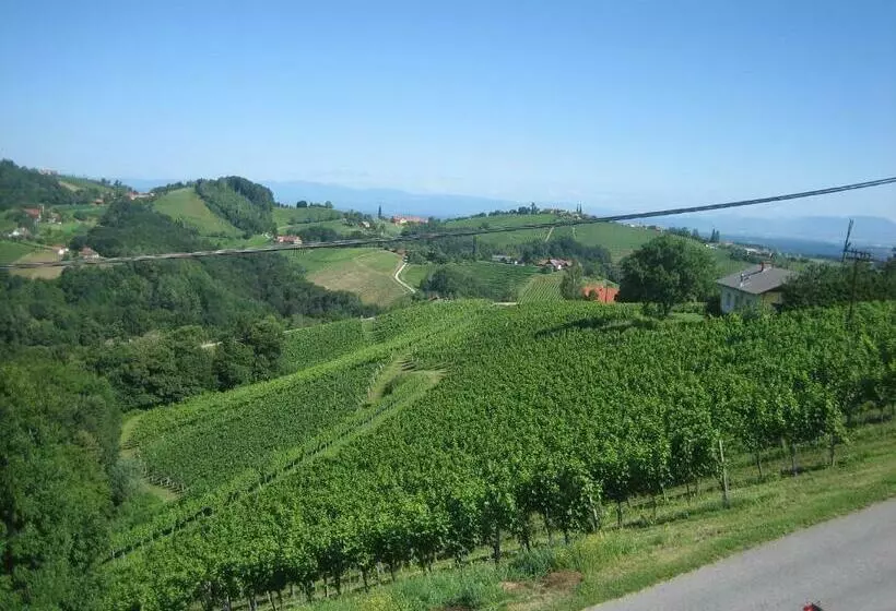 ペンション Weingut Lambauer