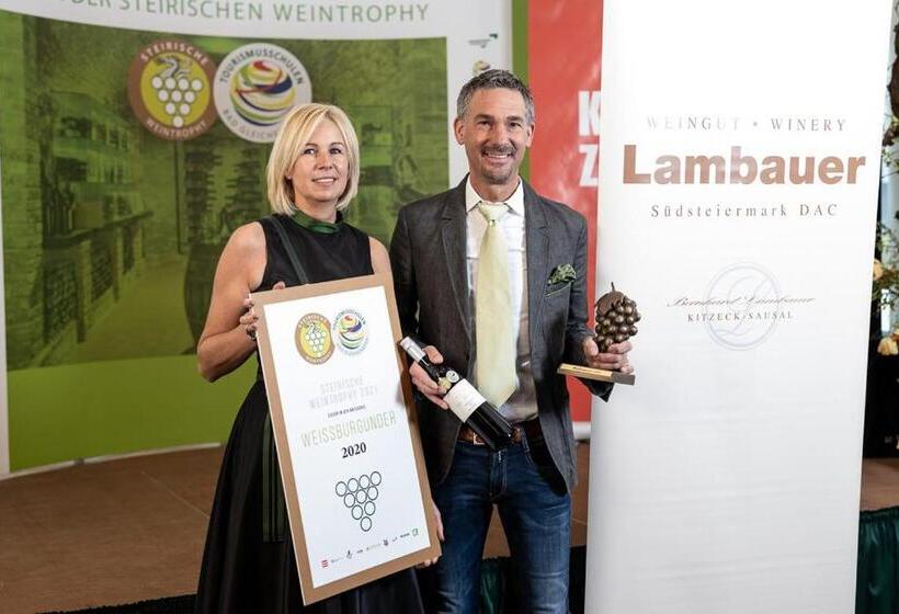 بنسيون Weingut Lambauer