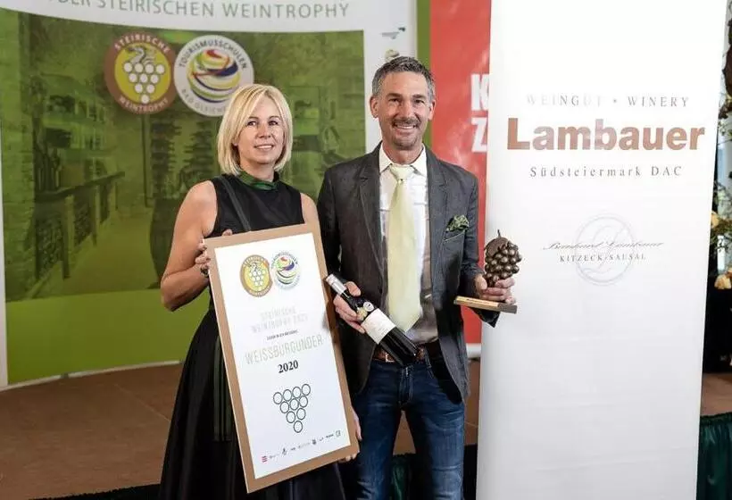 ペンション Weingut Lambauer