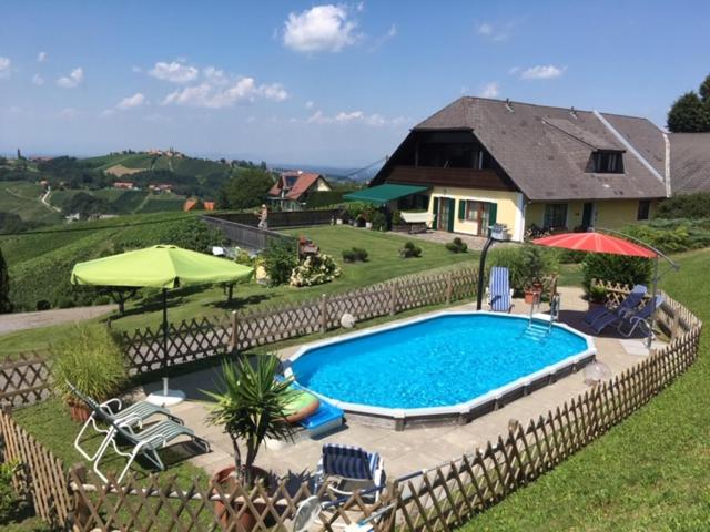 بنسيون Weingut Lambauer