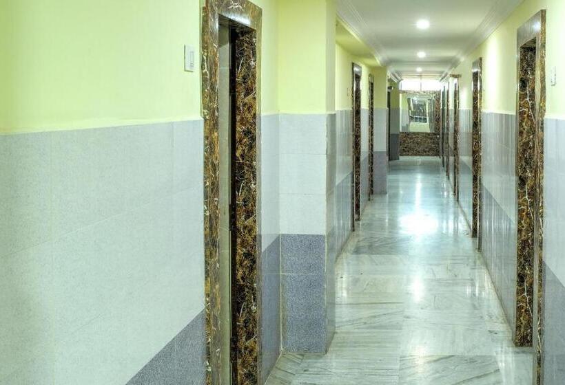 Spot On Hotel Msr Grand