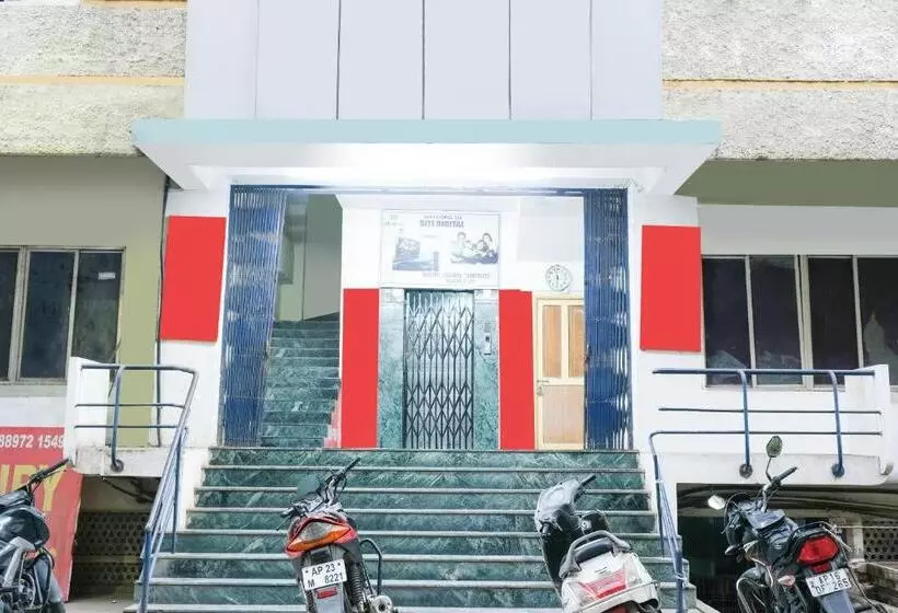 Spot On Hotel Msr Grand