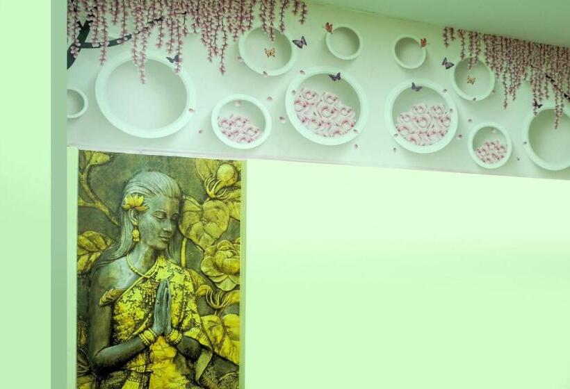 Spot On Hotel Msr Grand