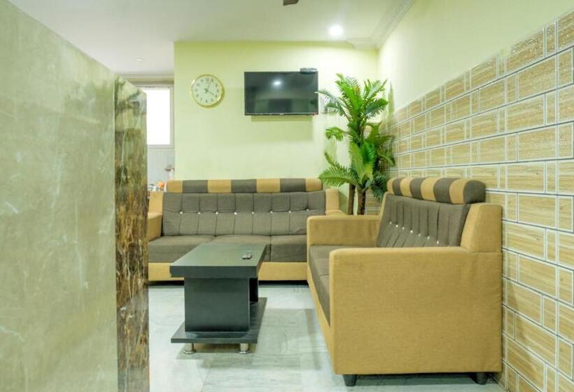 Spot On Hotel Msr Grand