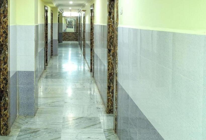 Spot On Hotel Msr Grand