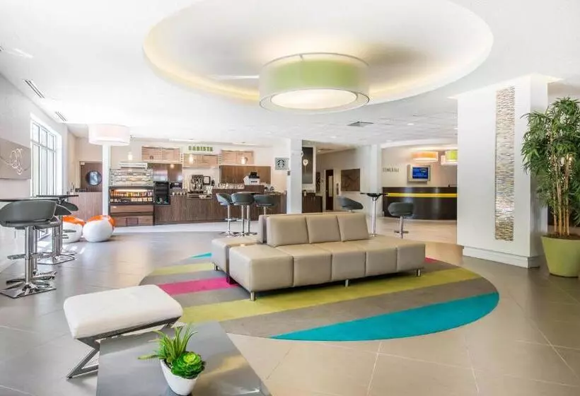 هتل Avanti International Resort