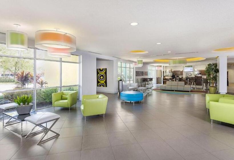 فندق Avanti International Resort