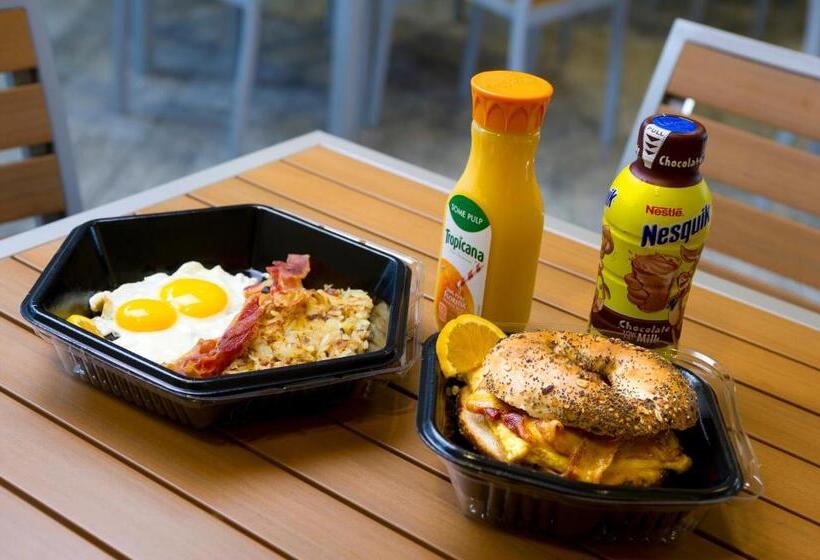 فندق Avanti International Resort