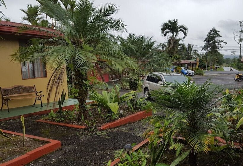 فندق Destinos Arenal