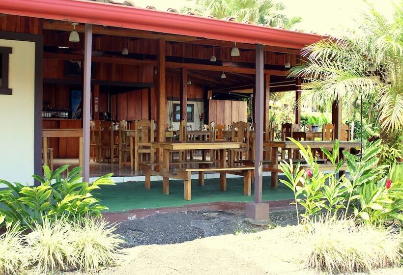 فندق Destinos Arenal