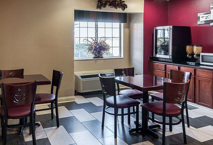 Отель Econo Lodge Inn & Suites Natchitoches