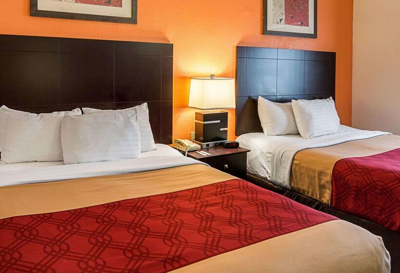 Отель Econo Lodge Inn & Suites Natchitoches