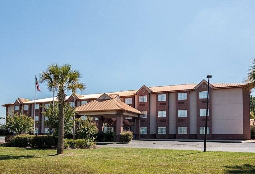 Отель Econo Lodge Inn & Suites Natchitoches
