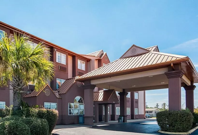 هتل Econo Lodge Inn & Suites Natchitoches