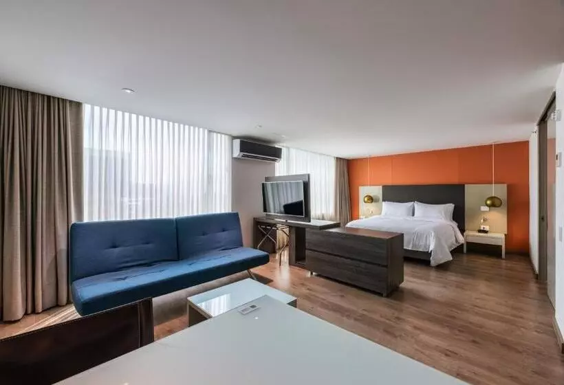 בית מלון כפרי Holiday Inn Express & Suites Medellin, An Ihg