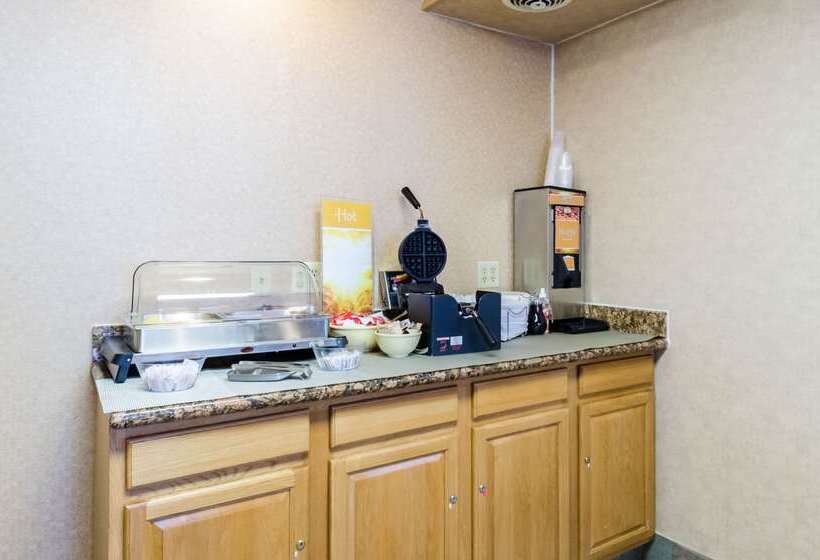 ホテル Quality Inn Chicopeespringfield