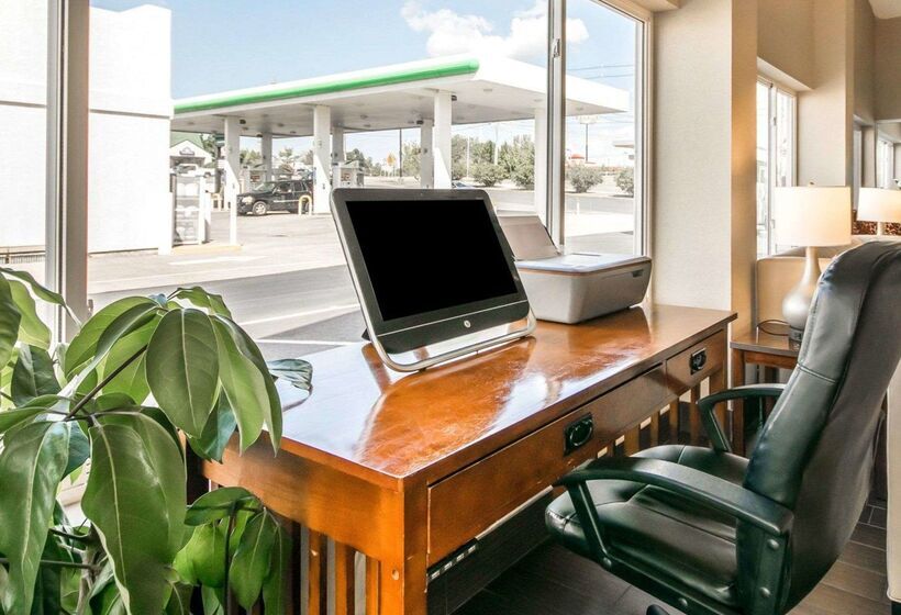 בית מלון כפרי Quality Inn & Suites