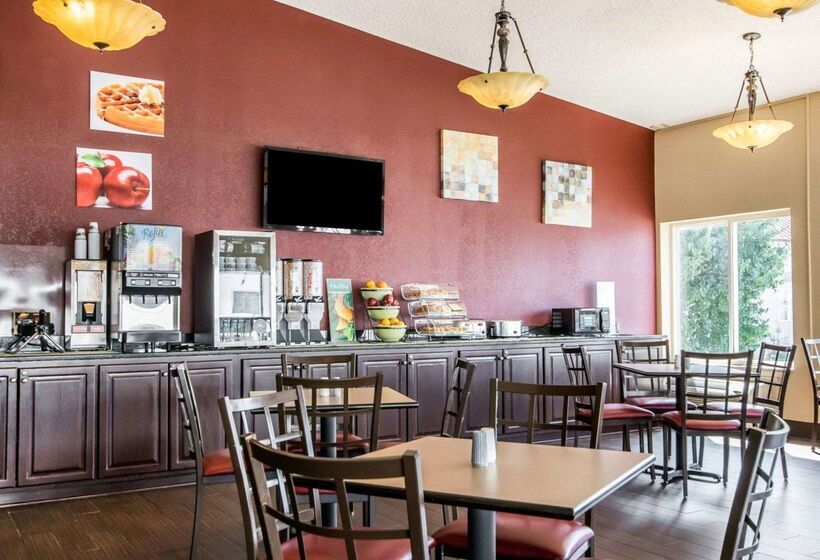 בית מלון כפרי Quality Inn & Suites