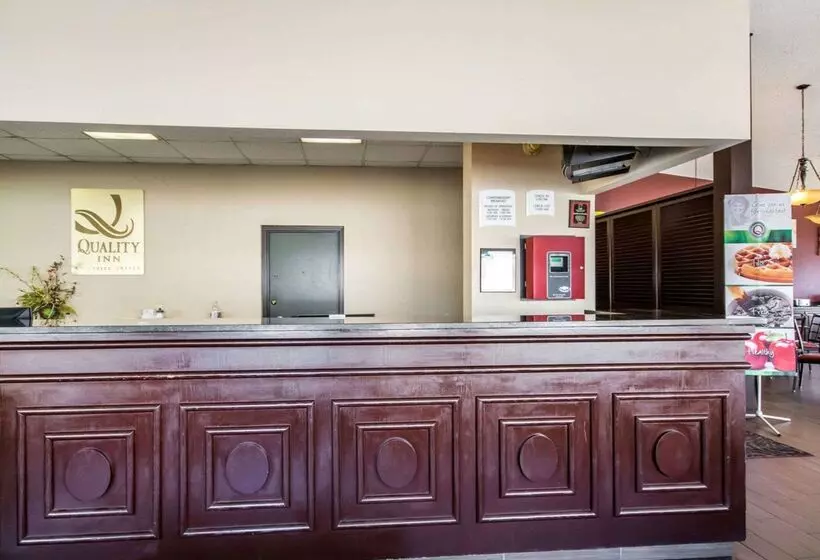 ホテル Quality Inn & Suites