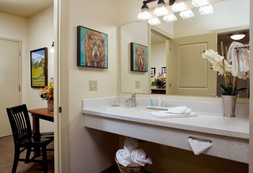 هتل The Rockwell Inn