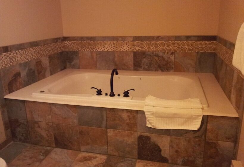 هتل The Rockwell Inn