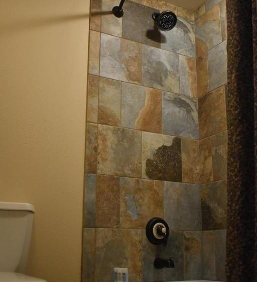 هتل The Rockwell Inn