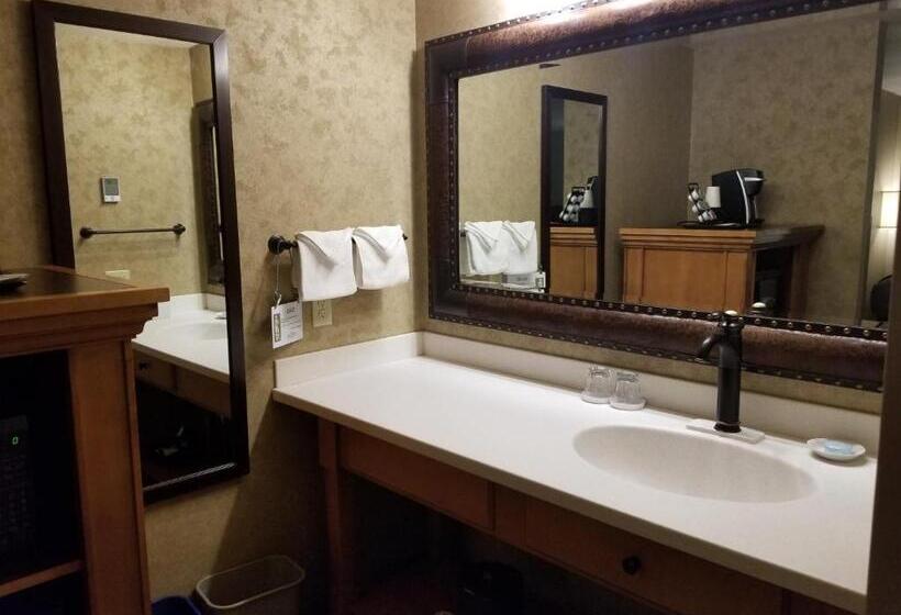 هتل The Rockwell Inn