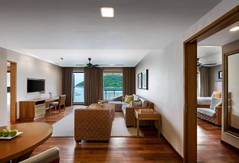 호텔 The Taaras Beach & Spa Resort