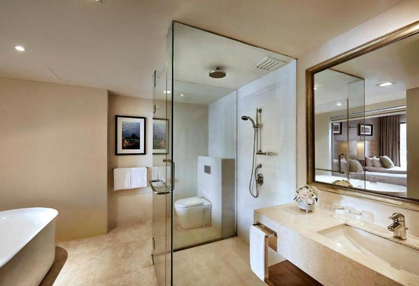 호텔 The Taaras Beach & Spa Resort