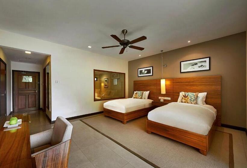 호텔 The Taaras Beach & Spa Resort