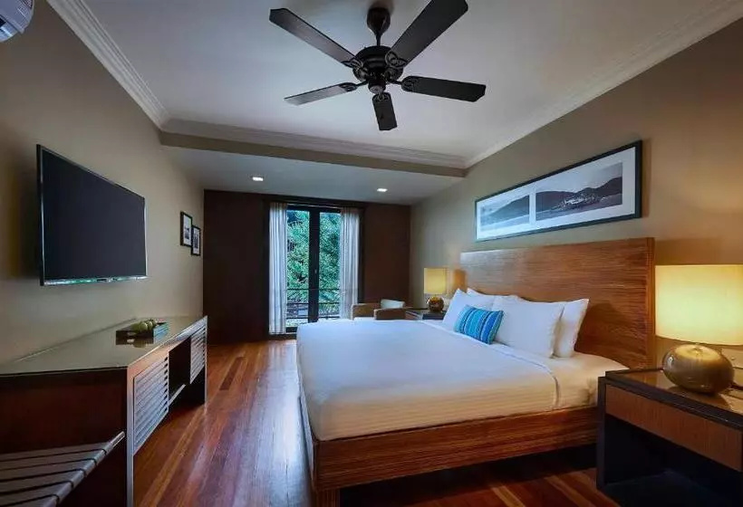 호텔 The Taaras Beach & Spa Resort