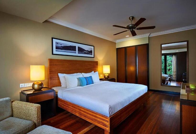 호텔 The Taaras Beach & Spa Resort