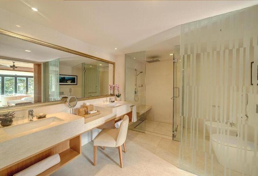 호텔 The Taaras Beach & Spa Resort