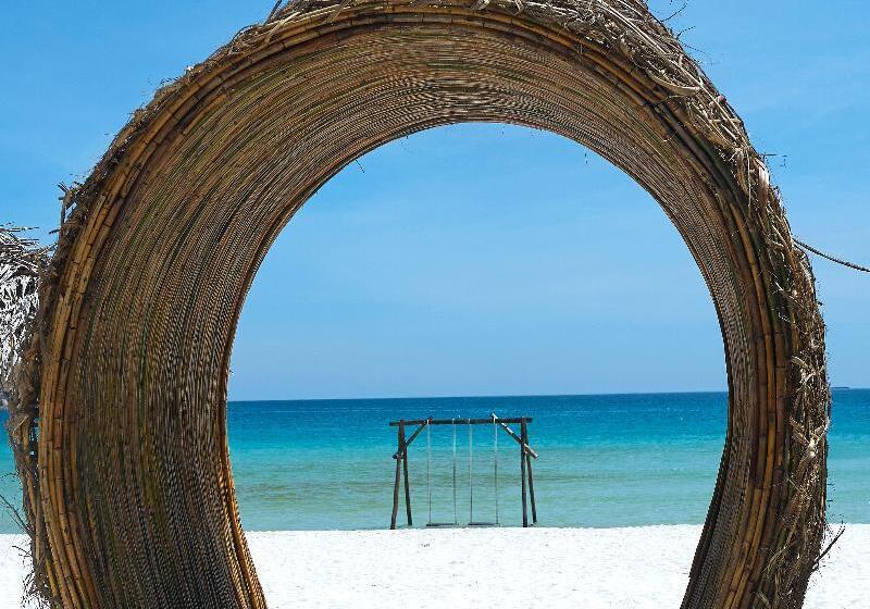 호텔 The Taaras Beach & Spa Resort