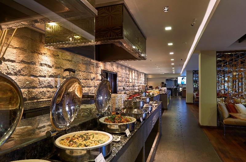 호텔 The Taaras Beach & Spa Resort