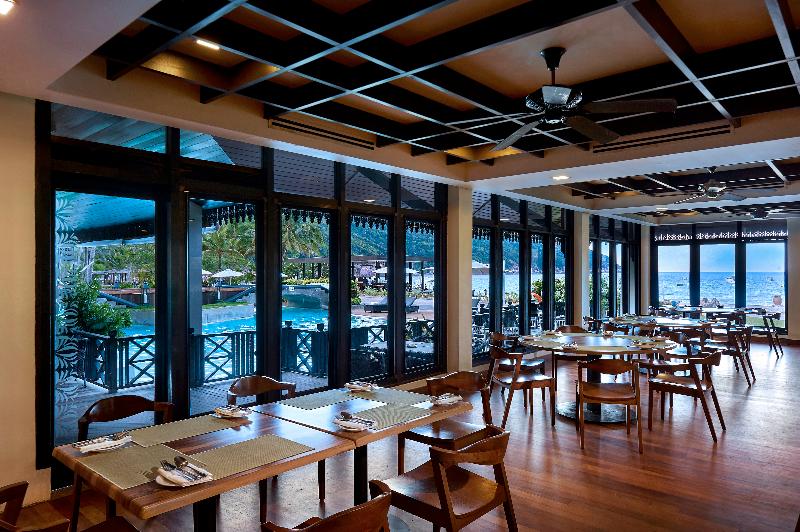 호텔 The Taaras Beach & Spa Resort