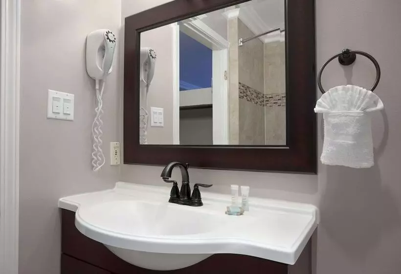 Отель Travelodge By Wyndham Santa Maria